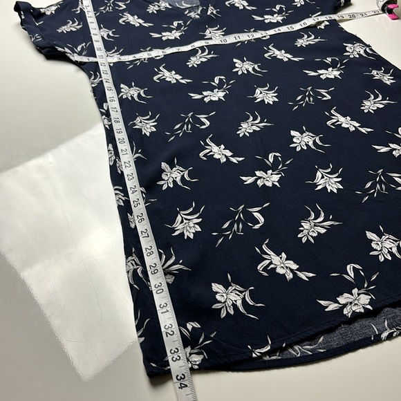 Forever 21 Navy Blue VNeck Dress w/ White Orchid Allover Print, Sz M - Picture 10 of 11